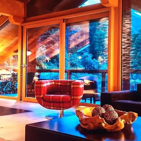 Apartamento Penthouse Accommodating 8 Guests Across Its 4 Bedrooms *